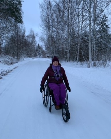 Hyötyliikuntaa pyörätuolissa